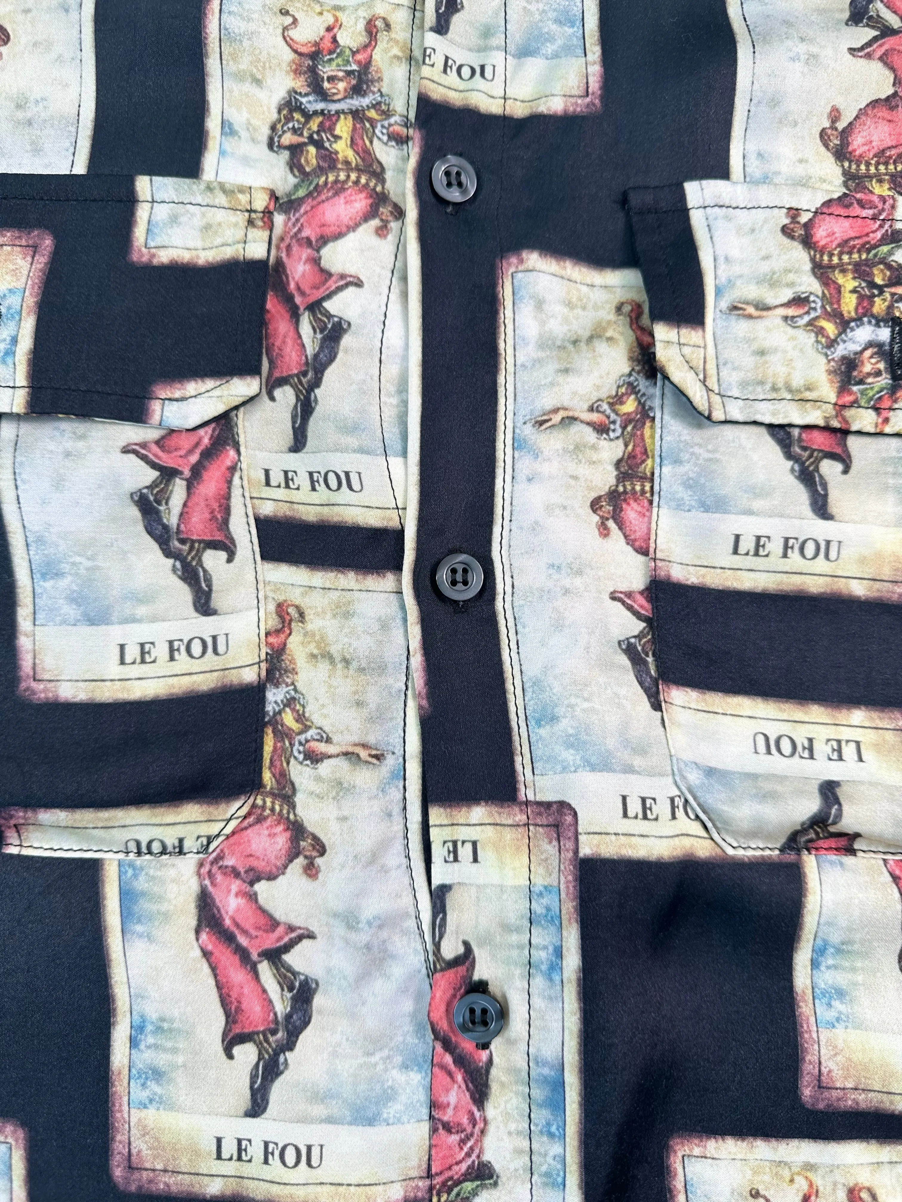 Camicia Satinata Fantasia Contrasto Con Tasche Frontali