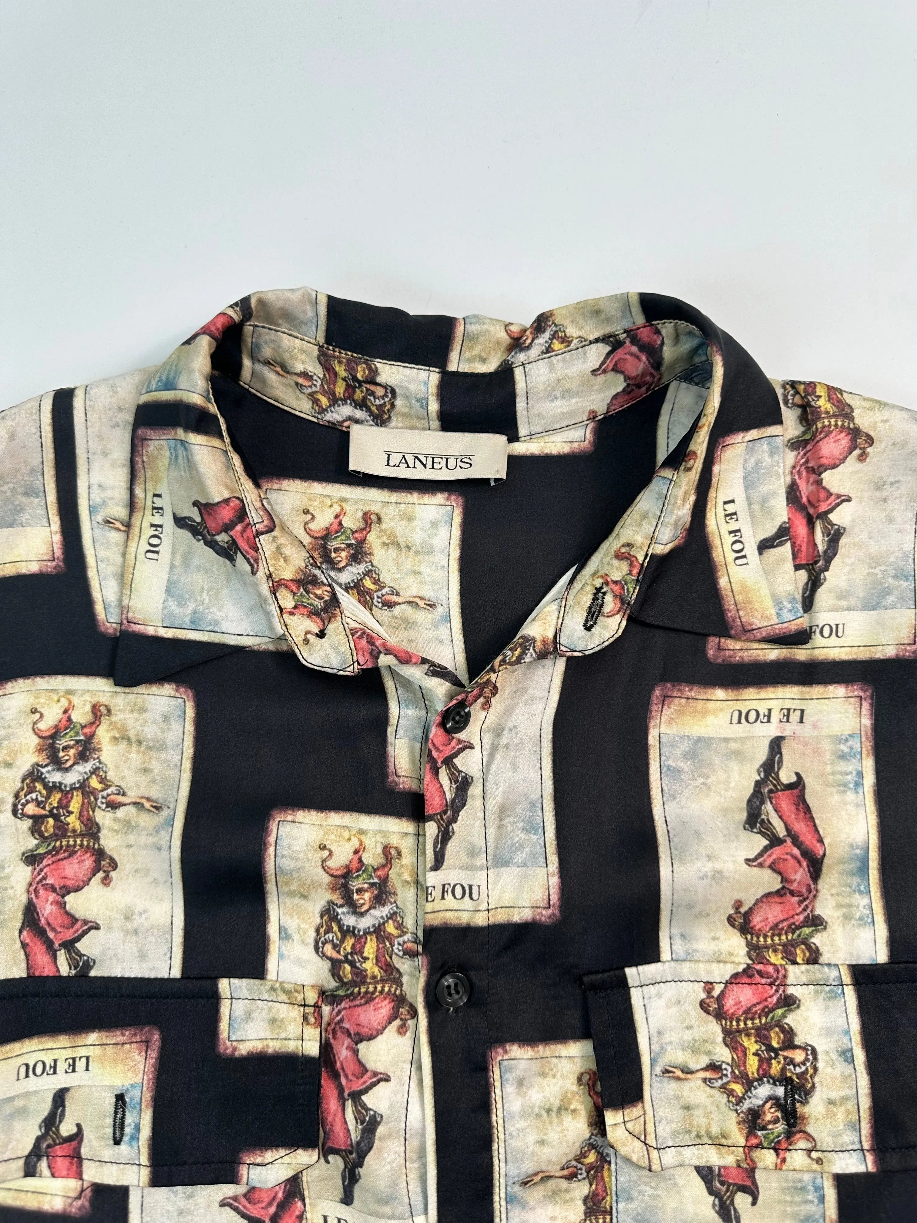 Camicia Satinata Fantasia Contrasto Con Tasche Frontali