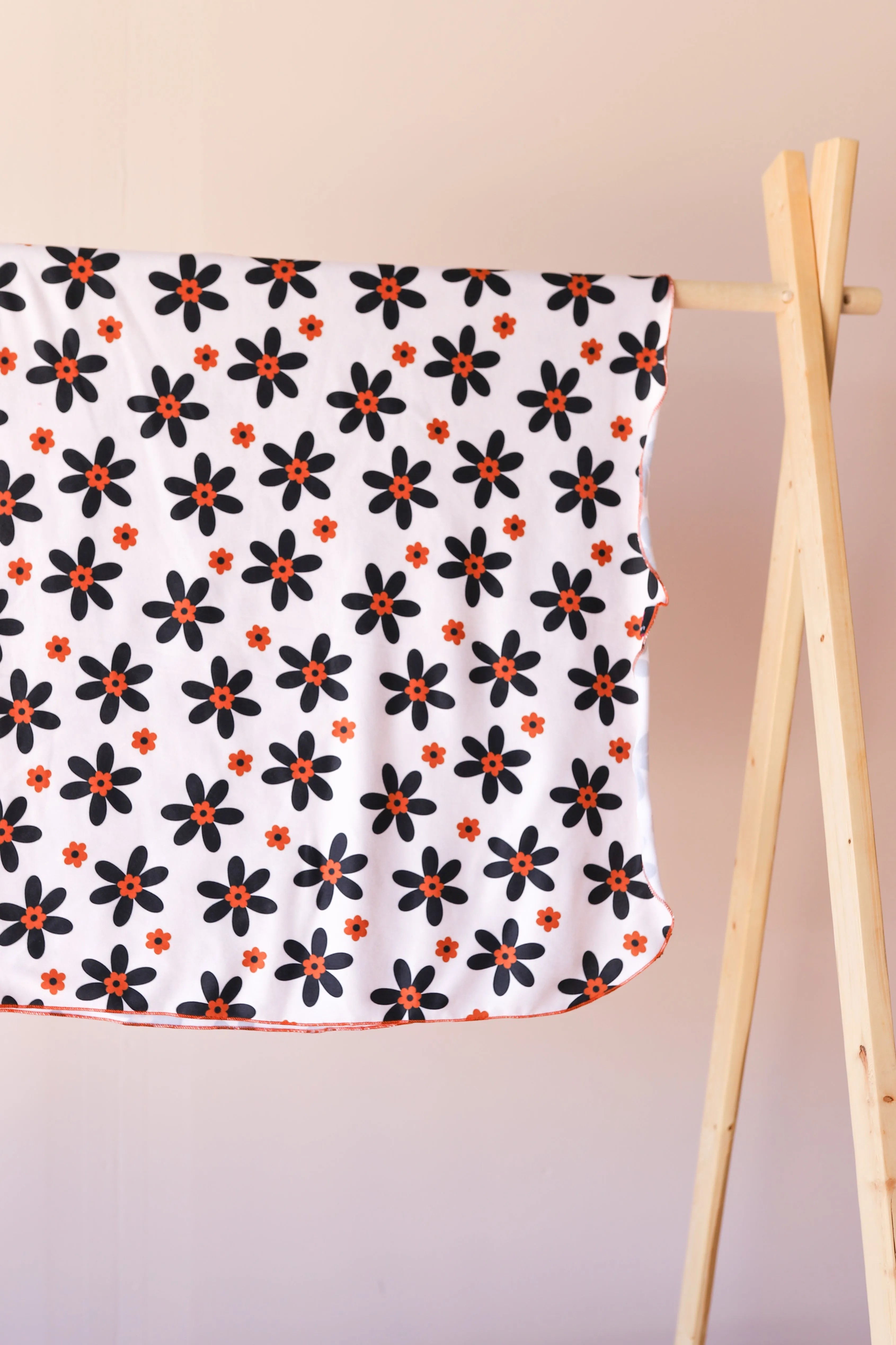 Daisy Nights Swaddle Set