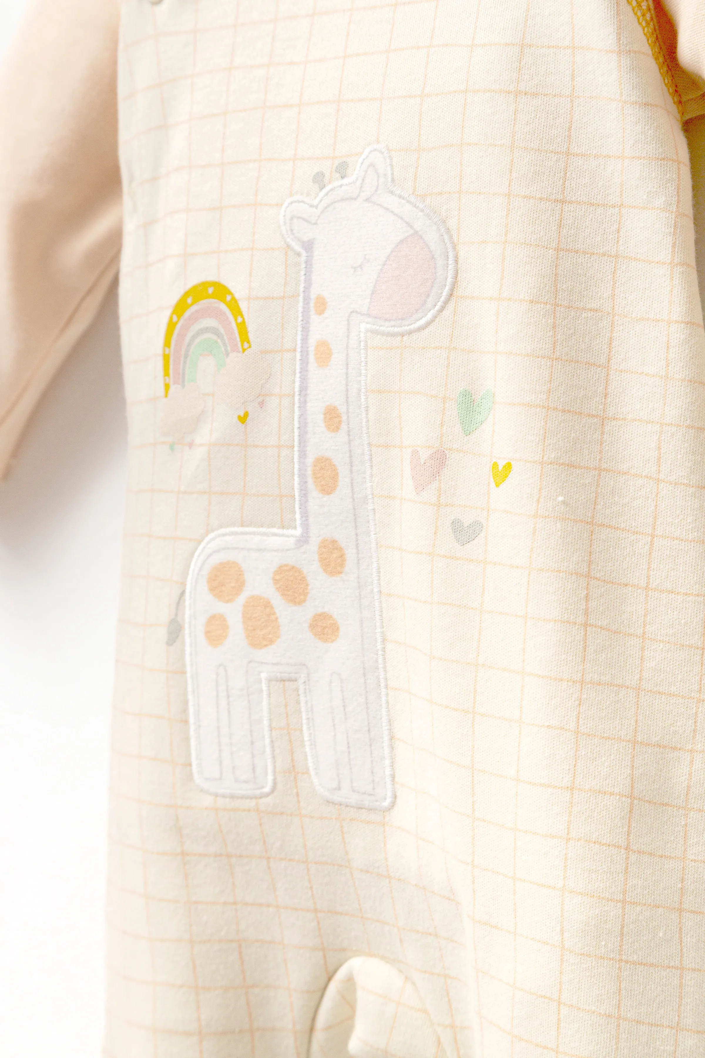 Peach Giraffe Graphic Babygrow & Hat
