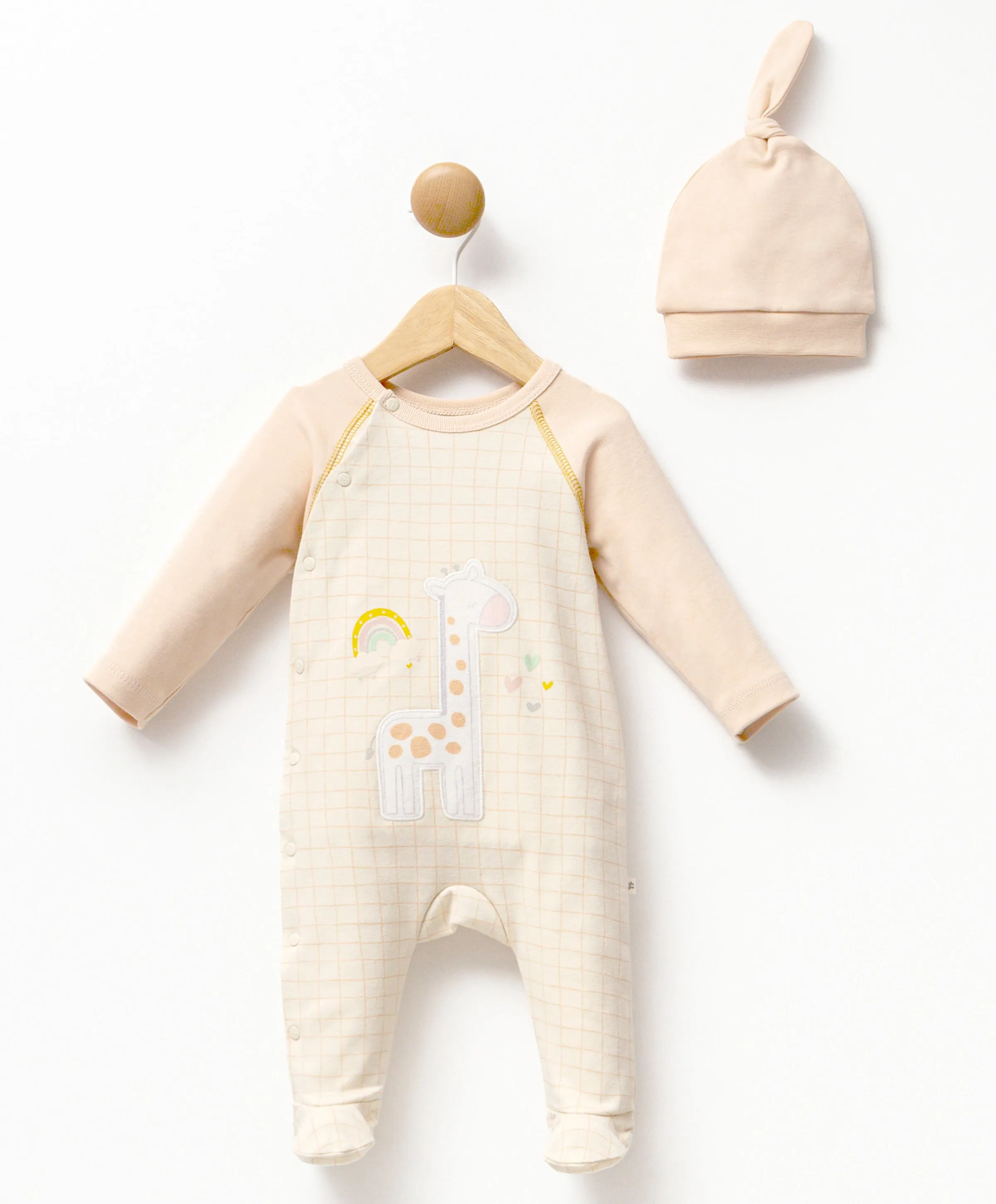 Peach Giraffe Graphic Babygrow & Hat