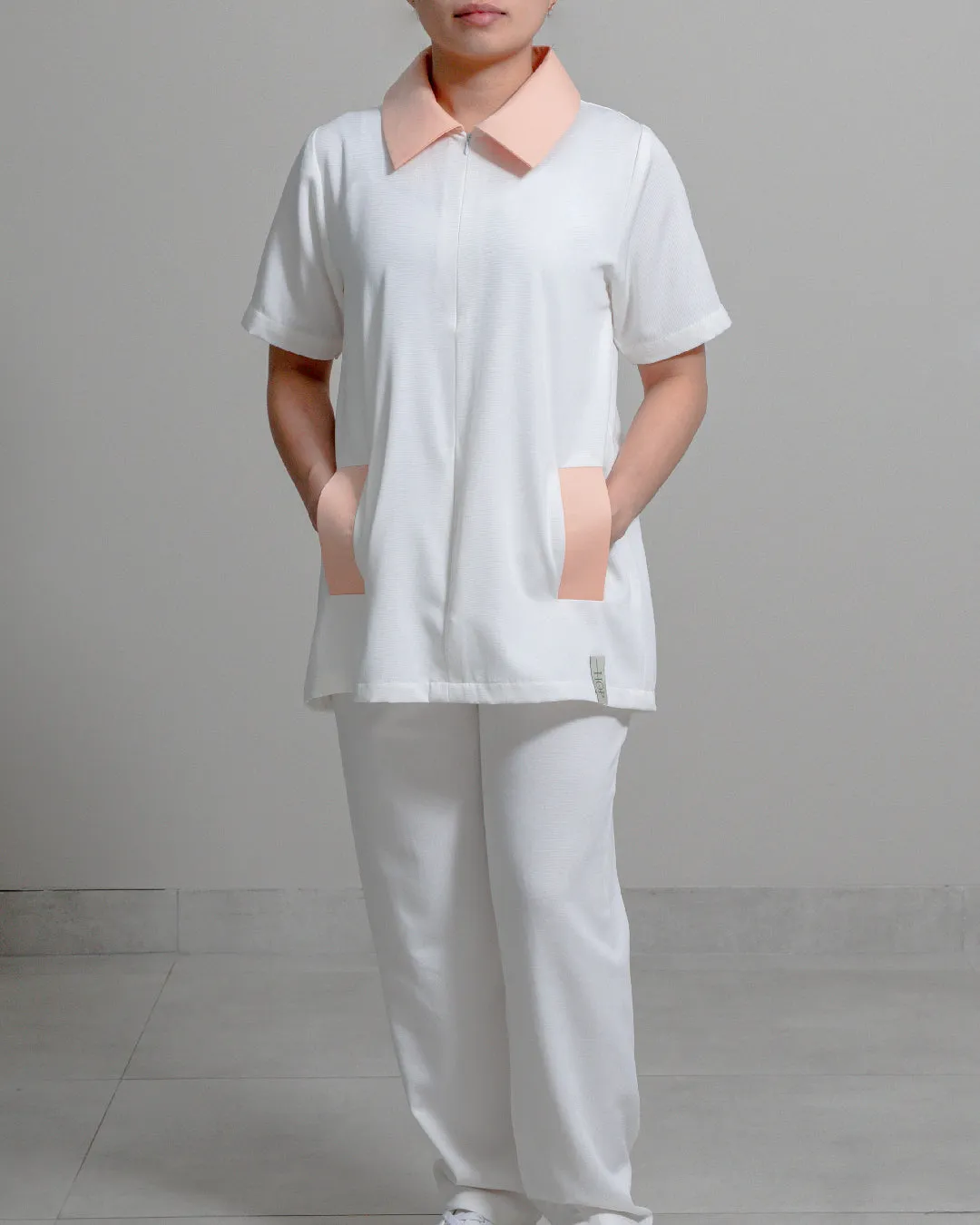 Simple Chic | the Basic | Offwhite.Peach